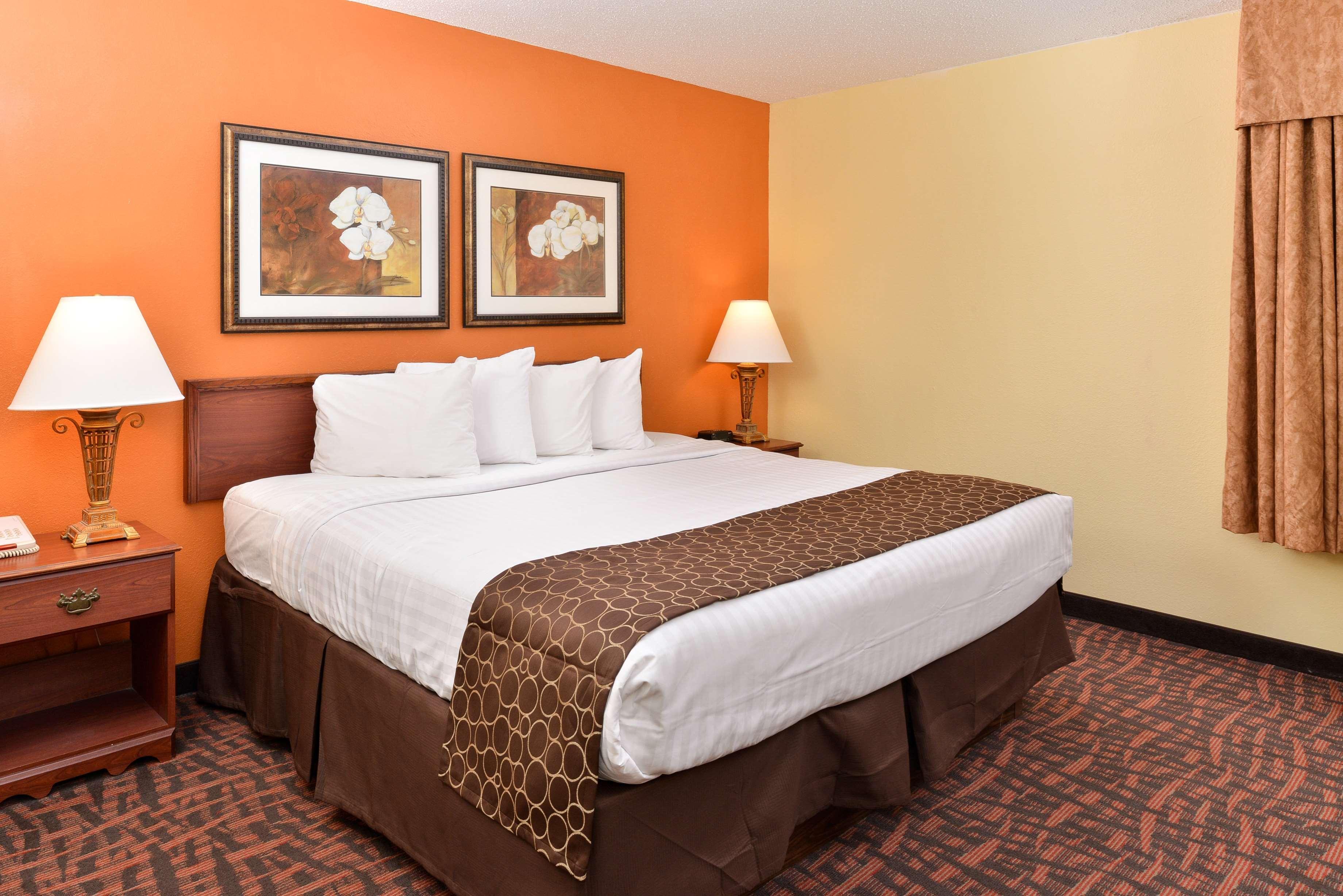 Best Western Louisville East Inn & Suites Exteriér fotografie