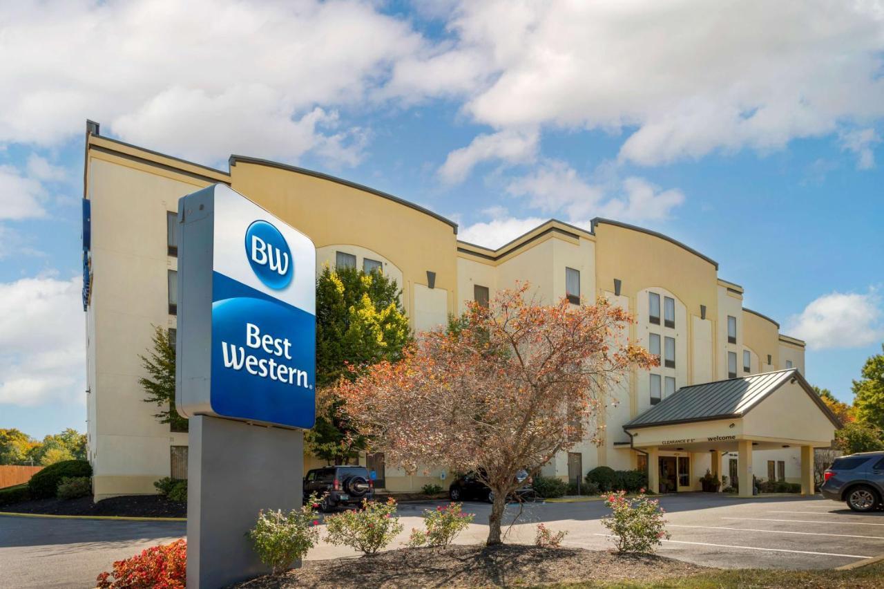 Best Western Louisville East Inn & Suites Exteriér fotografie