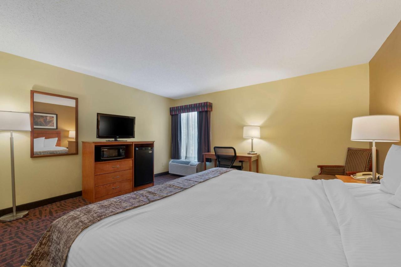 Best Western Louisville East Inn & Suites Exteriér fotografie