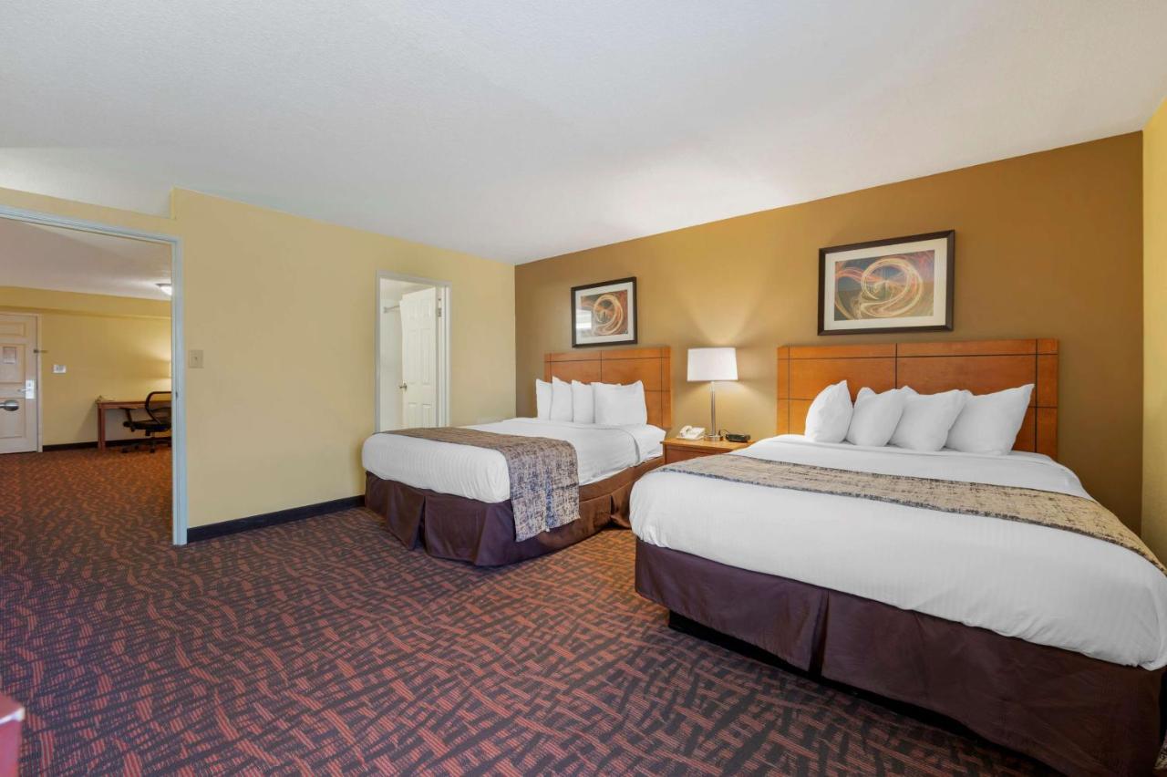 Best Western Louisville East Inn & Suites Exteriér fotografie