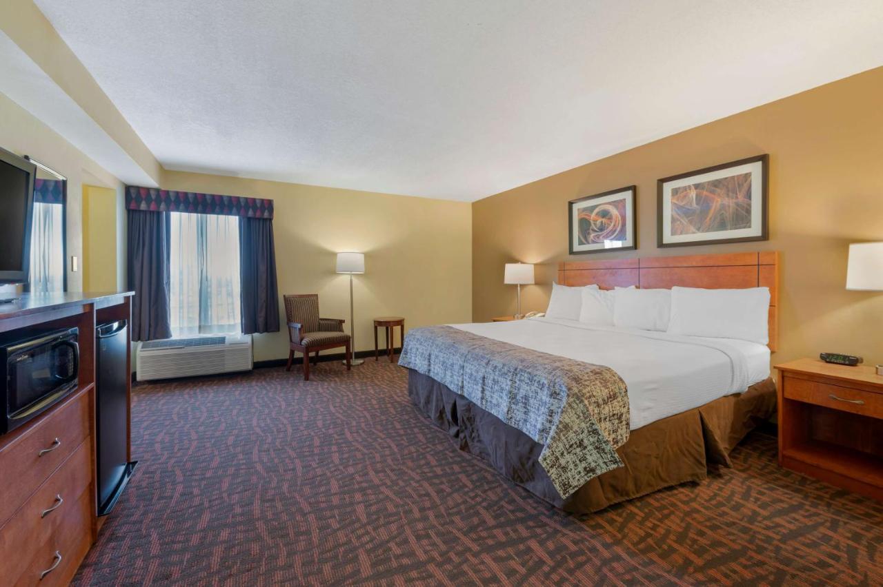 Best Western Louisville East Inn & Suites Exteriér fotografie