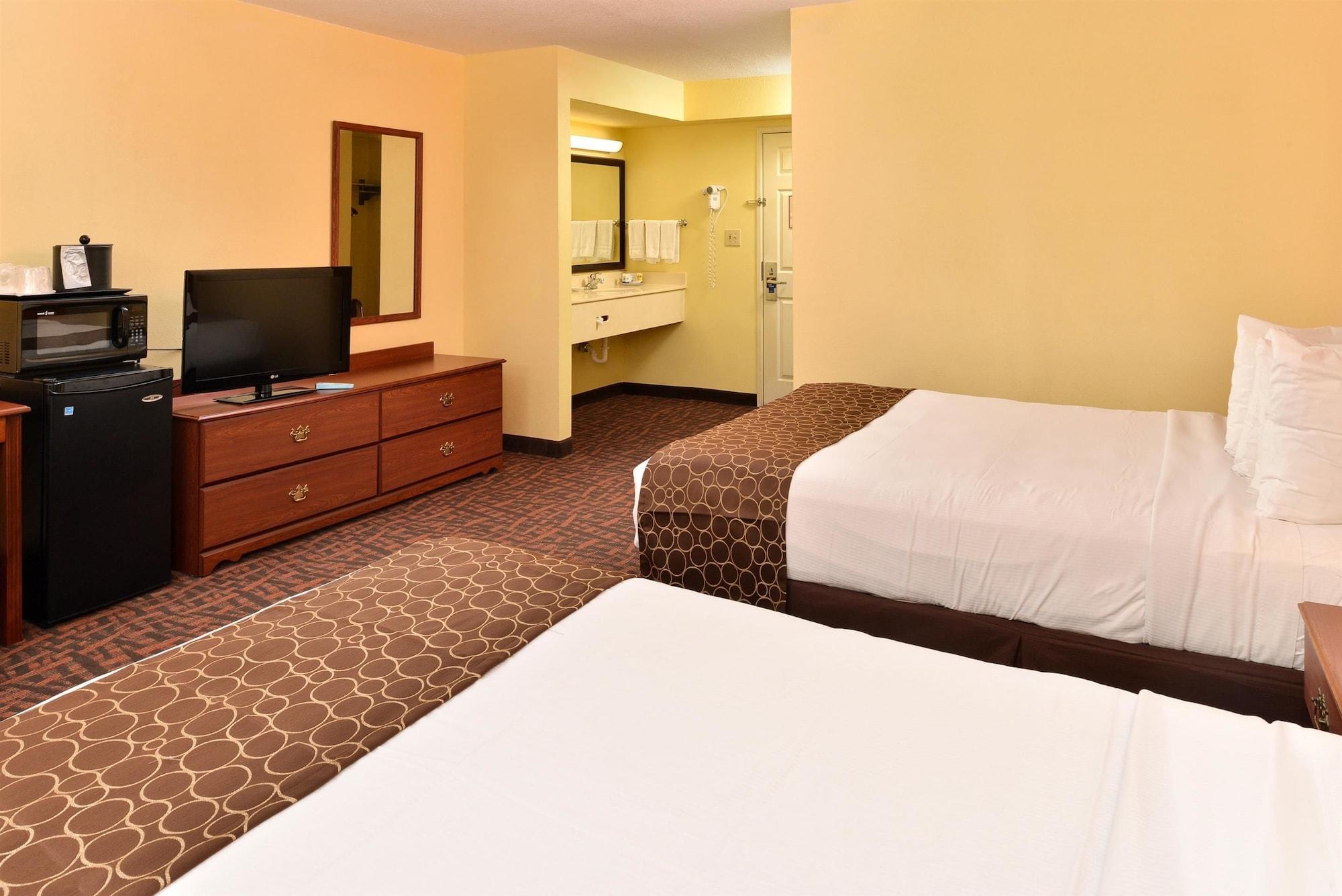 Best Western Louisville East Inn & Suites Exteriér fotografie