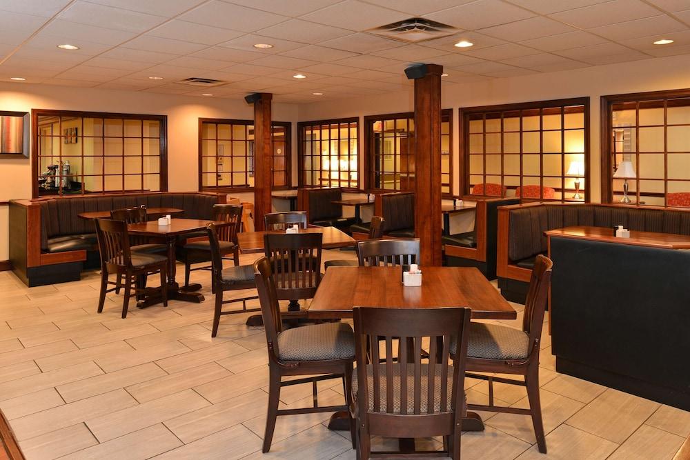 Best Western Louisville East Inn & Suites Exteriér fotografie