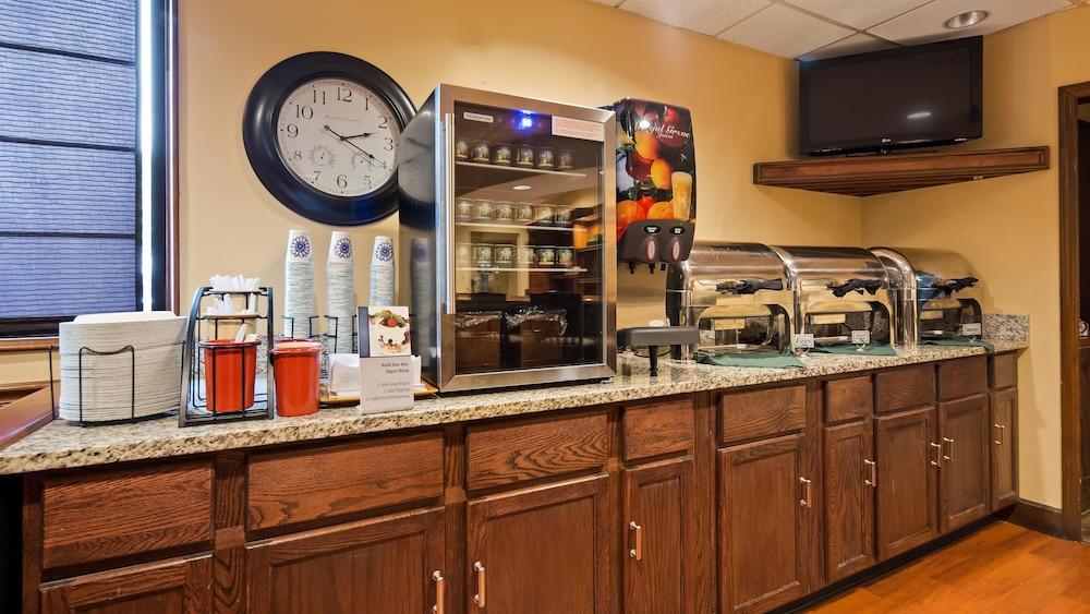 Best Western Louisville East Inn & Suites Exteriér fotografie