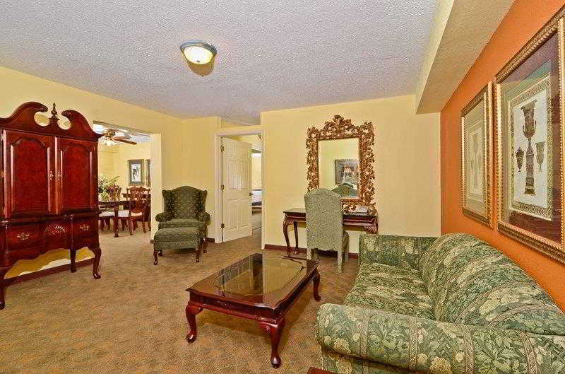 Best Western Louisville East Inn & Suites Exteriér fotografie