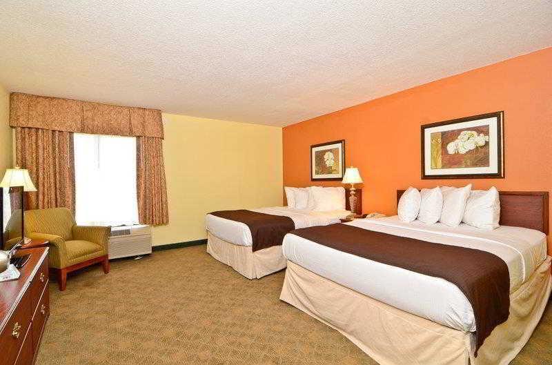 Best Western Louisville East Inn & Suites Exteriér fotografie